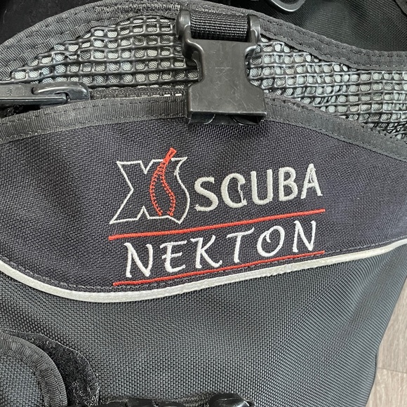 Nekton by XS Scuba Buoyancy Compensator Jacket BC Weight-Integrated Unisex Small - Picture 4 of 11